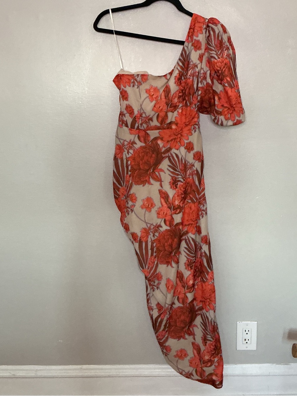 PrettyLittleThing Coral Floral One-Shoulder Ruched Maxi Dress NWT Size 4 - Picture 3 of 10